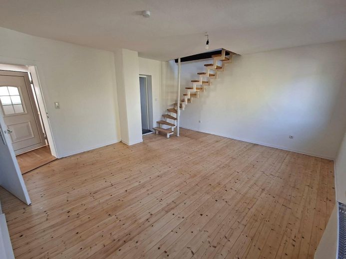 EERSTE BEWONING NA RENOVATIE AAN DE MAIN | Twee bijzondere woningen met aparte ingangen – Wohnen 1 OG