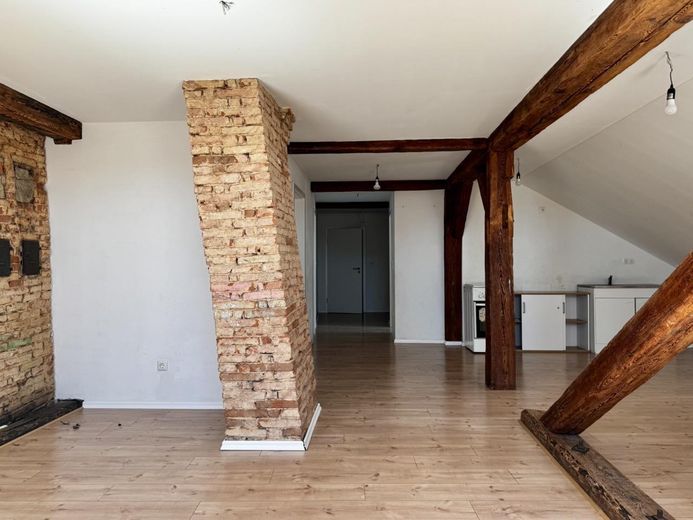 2,5-Zimmer-Dachgeschosswohnung mit ca. 100 m² – Foto 5