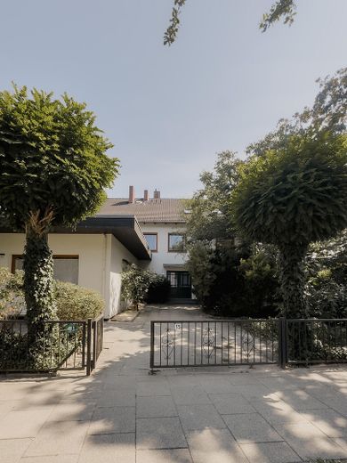Sofort bezugsfrei nach Renovierung | Findorff | Garage | provisionsfrei | nahe Bürgerpark – Hausansicht