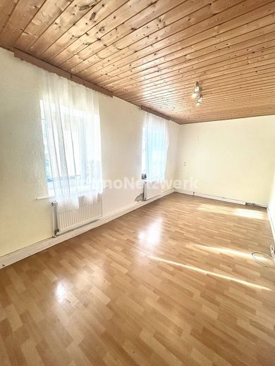***Stadthaus mit Charakter und Potenzial in Selb*** – EG Zimmer 1 Kind