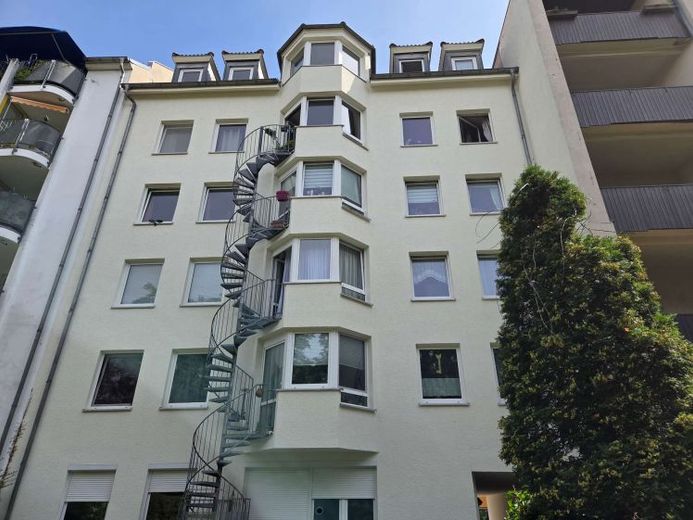 Gohlis I neu vorgerichtete Dachgeschosswohnung I Lift I Tiefgarage – Foto 1