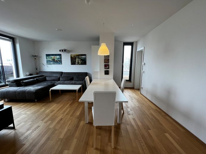 2-Zimmer Penthouse mit zwei Dachterrassen (Passivhaus) – Wohn-/Esszimmer