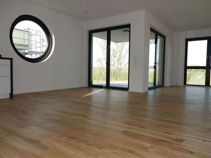 OEDHEIM; Exklusive 4,5 Zi. Neubauwohnung direkt am Wehr! – Foto 1