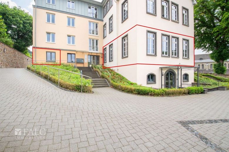 Historische Eleganz! Büro- und Praxisfläche in der Commende Waldbreitbach – Außenansicht