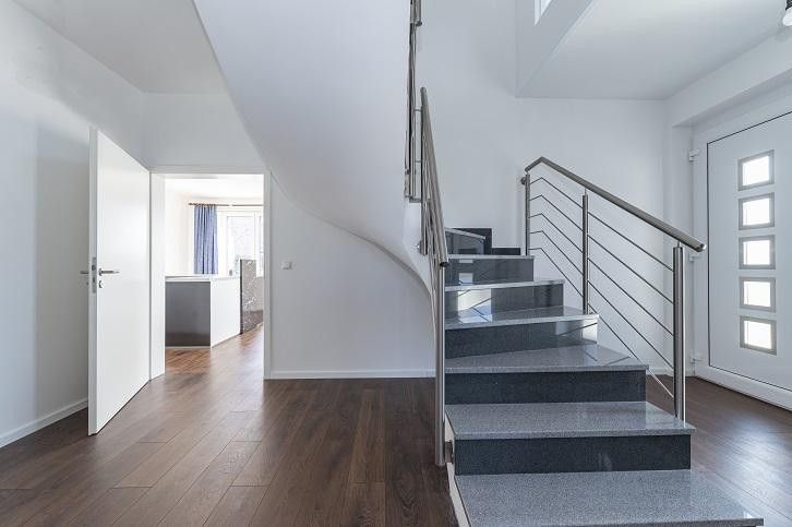 Moderne Villa / als Doppelthaushälfte mit 5 Zim. in Hamburg Nähe – Foto 6