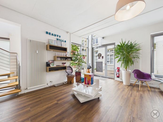 Gewerbefläche in bester Lage // Für Verkauf, Beauty &amp; Büro // City // Oldenburg – Eden-Ehbrecht-Immobilien_Vermietung_Gewerbe_Laden-Büro001