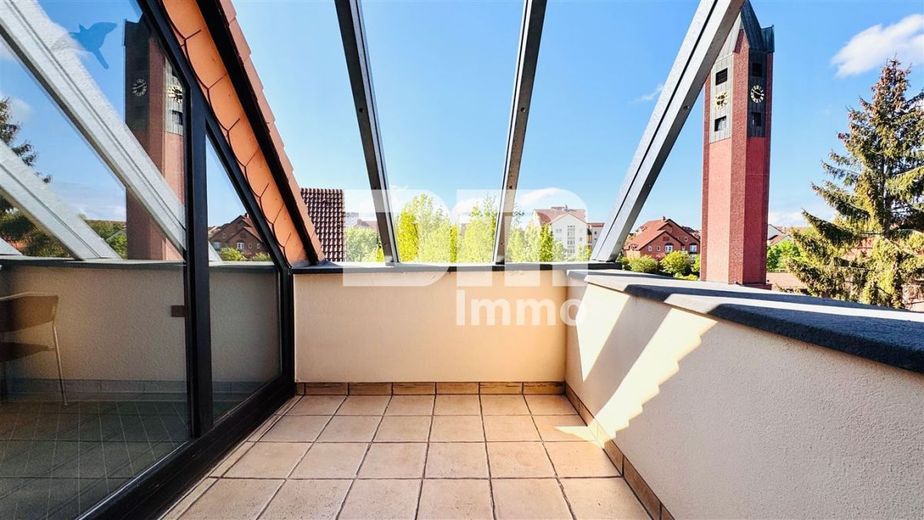 Schön zentral gelegenes Büro mit Balkon und Tiefgaragenstellplatz – Raum 2 groß / Zugang Balkon