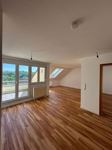 Première occupation après rénovation de haute qualité - cuisine intégrée possible - charmant 3ZKB avec vue dégagée sur Bretten – Wohn- und Essbereich