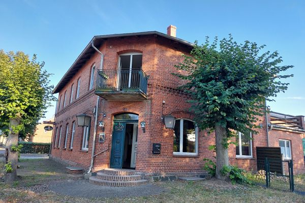 Wohnhaus mit ehem. Gaststätte