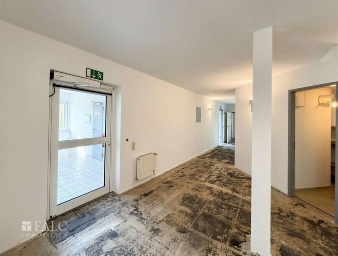 Ihr neuer Unternehmensstandort: 410 m² mit maximaler Flexibilität! – Flur