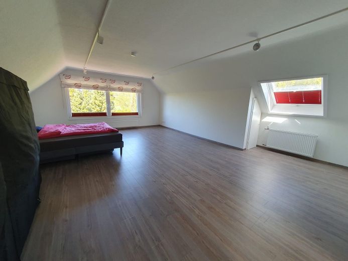 Großes Schlafzimmer