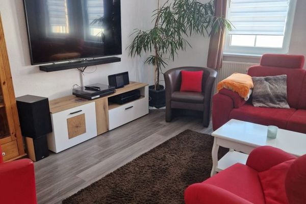 Відремонтована 4-кімнатна квартира з балконом в Ільменау