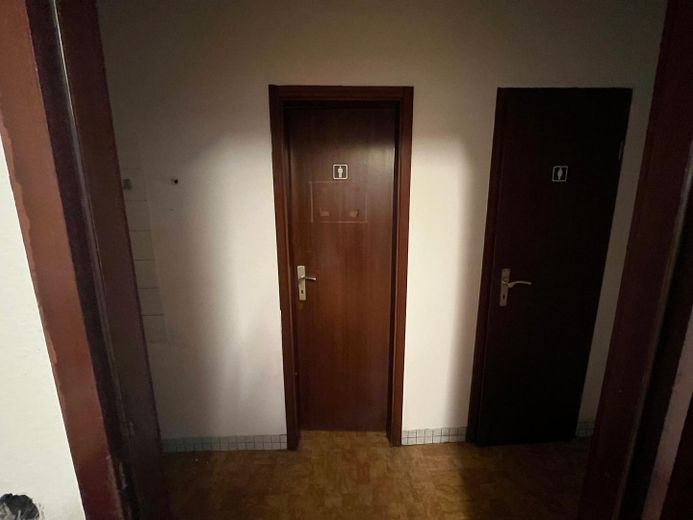 Gepflegte Lagerhalle inkl Büroräume, Küche in bester 1-A Lage Kurzfristig Verfügbar – Foto 4