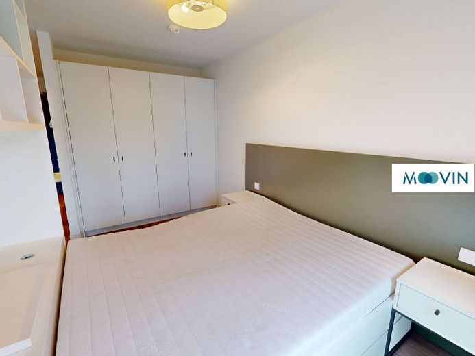 URBAN BASE: Vollmöbliertes 1-Zimmer-Apartment mit EBK, BALKON, ALL-IN-MIETE, UVM. im Wiesbadener Stadtzentrum – Schlafbereich