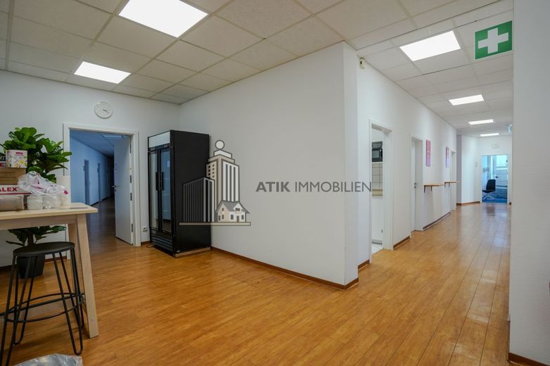ATIK: Perfekte Lage zwischen Ettlinger Tor und Schlossplatz - provisionsfrei – Flur
