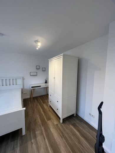 # Mükemmel WG'niz için: Yeni banyolu ve büyük yaşama mutfaklı, en iyi konumda geniş 130 m² daire – Photo 6