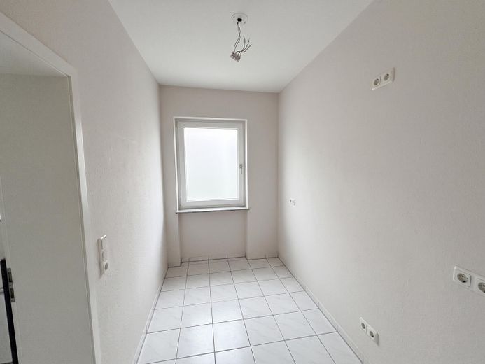 Bright, modern 1.5-room apartment with private entrance in Wächtersbach – Küche