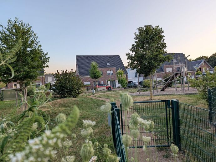 Moderne und Helle 3,5 Zimmer Wohnung von 2014 in Rheinberg zentrumsnah – Zweiter Spielplatz