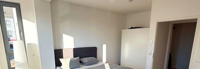 geräumiges Schlafzimmer