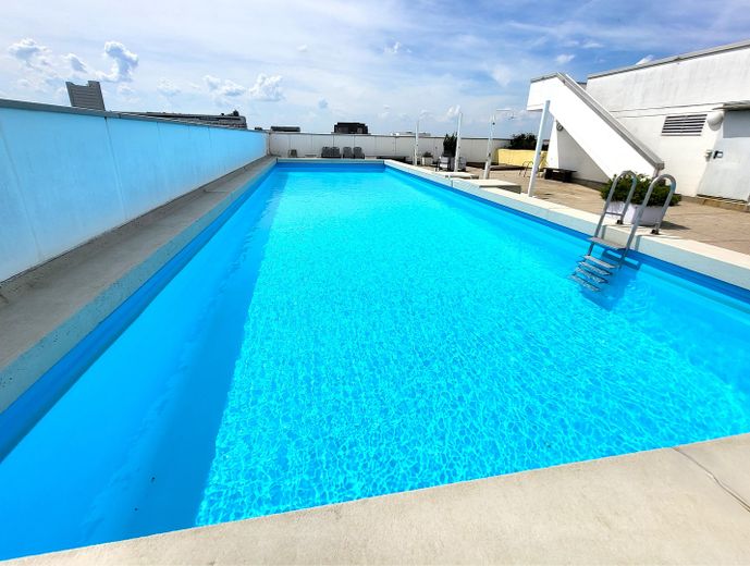 Bogenhausen 15° piano appartamento di 3 locali con vista sulle Alpi e piscina sul rooftop – vendita privata! – Pool