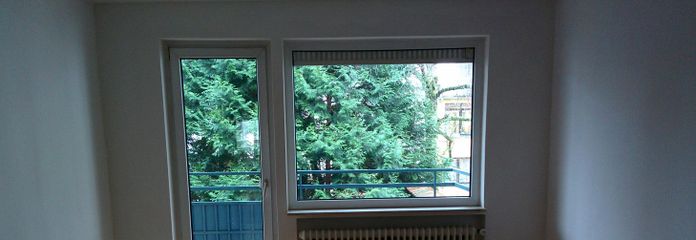 Messe Offenbach yakınında – sakin konum, aileler için iyi ulaşım bağlantıları – Wohnzimmer Balkon