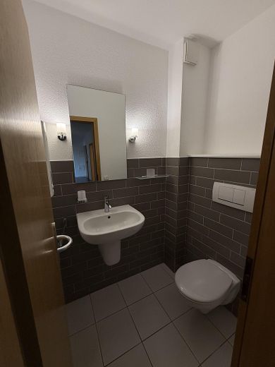 Exklusive Penthousewohnung mit Dachterrasse in bester Innenstadtlage von Rotenburg (Wümme) – Gäste-WC