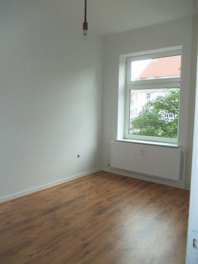 Wohnen mit Geschichte – sanierte 2 Zimmer Altbauwohnung in bester Innenstadtlage – Schlafzimmer
