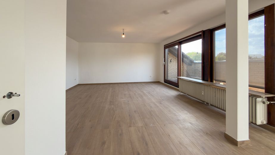 Appartamento modernamente attrezzato con cucina e vista panoramica in una tranquilla strada senza uscita – Wohnen - Bild 1