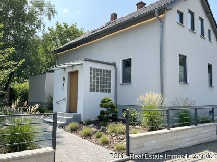 10363 - Modernes saniertes Einfamilienhaus mit Dachterrasse in Frankfurt-Praunheim – फोटो 1