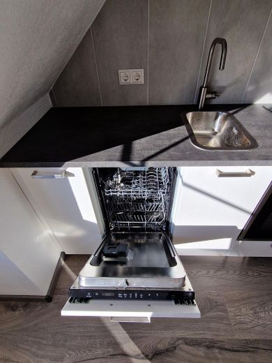 Luminoso, moderno, céntrico: elegante apartamento de 1 habitación (vacío o amueblado) – Küche