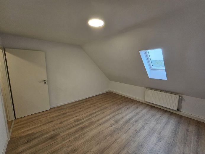 Kapitalanlage: MFH, 49.980 € Kaltmiete, 7,1% Rendite, 7 WE & 4 Stellplätze + Ausbaureserve – फोटो 3