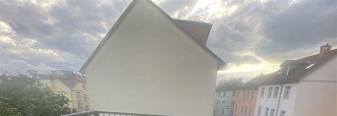 Weimar* Nordvorstadt* lichte 3-kamerwoning met balkon*badkamer met daglicht* nieuwe laminaatvloer *gerenoveerd oud gebouw*
