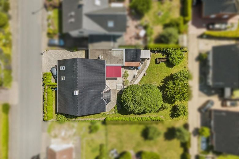 Wohnen mit Zukunft: Einfamilienhaus mit Wärmepumpe, Kamin und Effizienzklasse A+ – Luftaufnahme #1