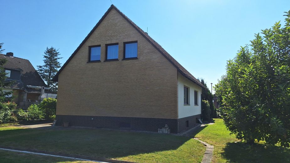 एकल-परिवार का घर – Gartenansicht Wohnhaus