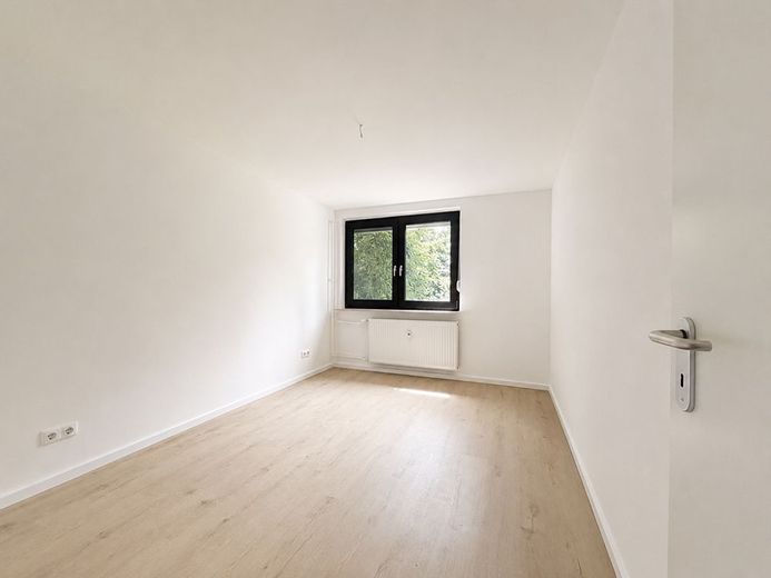 2-Zimmer-Souterrainwohnung mit kleinem Garten in Ober-Ramstadt - ideal für Singles &amp; Paare – M372-2612 - Schlafzimmer_1