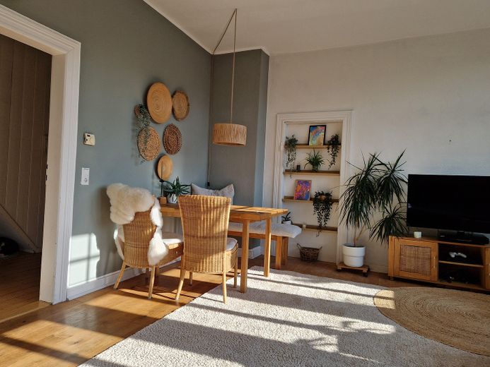 Wohnung mit Fernsicht – Wohnzimmer links