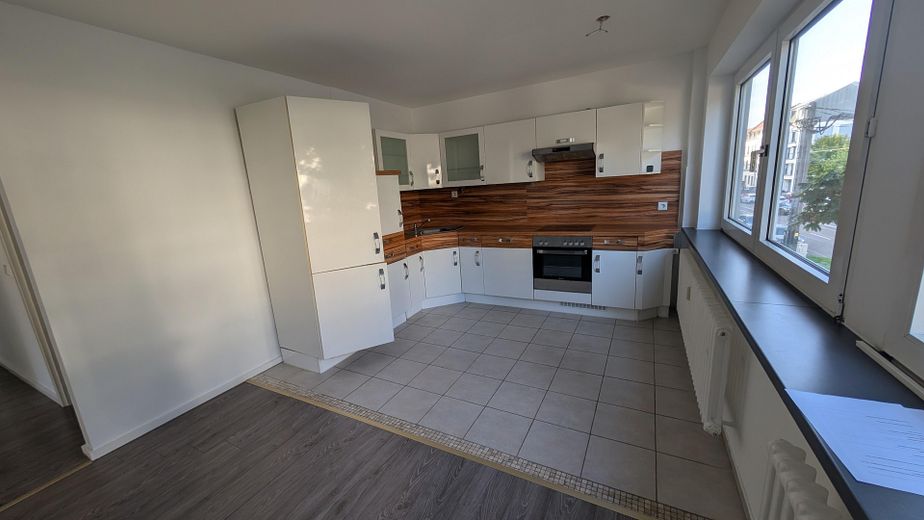 Sans commission : appartement moderne de 3,5 pièces à Köln-Weidenpesch – Küche & Esszimmer