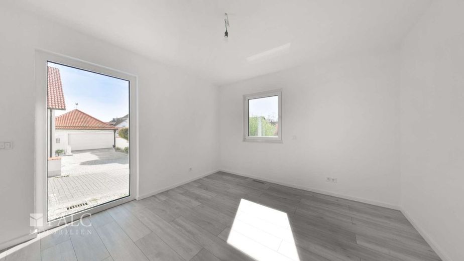 Großzügiger KfW-55-Neubau in begehrter Lage von Hochstadt (Pfalz) – Zimmer