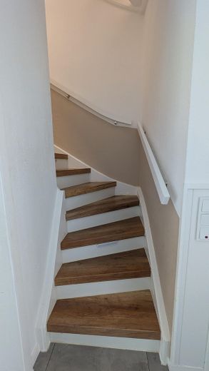 बिक्री के लिए टाउनहाउस – Treppe auf die 1 OG