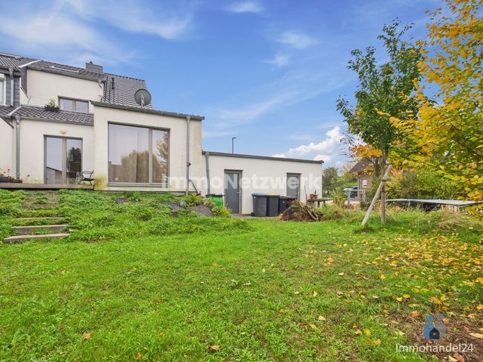 NEU***aufwendig saniertes 2 Familienhaus mit Garagen in Kreuzau Drove***NEU – Rückfront