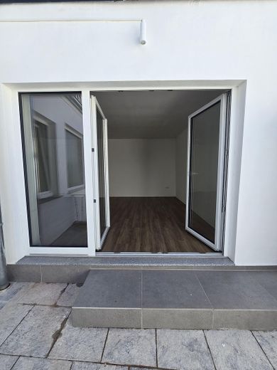 Eingang Wohnzimmer/Innenhof