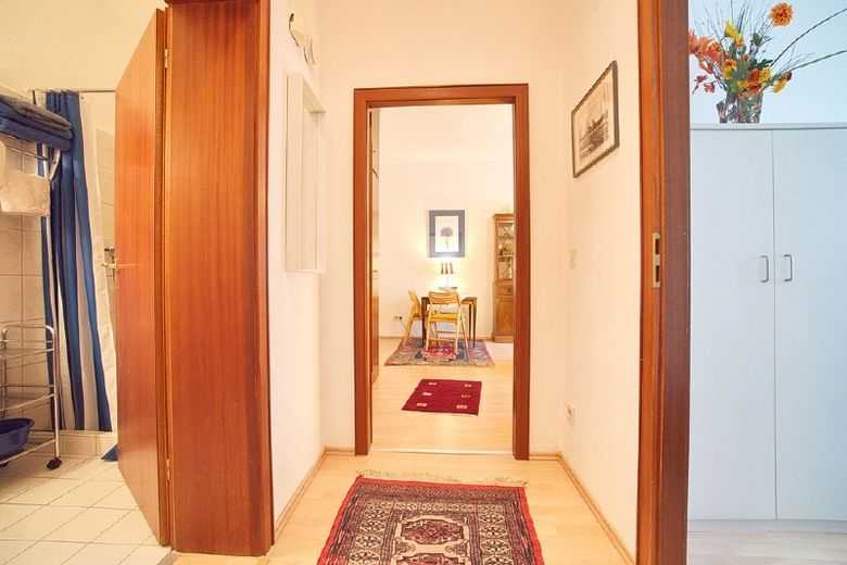 Kompletnie umeblowane mieszkanie z podłogą laminowaną, boczna uliczka w Rüttenscheid – 0866e707d11d65736ac65fd024e583baee707503.jpg