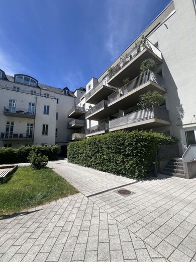 Wohnen im ehemaligen Stadtbad: Stilvolle 3-Zimmer-Wohnung mit Ruhrblick im Palais am Stadtkai – Palais am Stadtkai