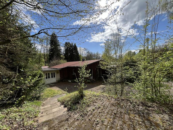 Kernsaniertes Haus mit großen Grundstück am Bach – Photo 3