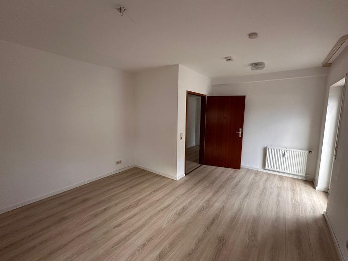 Mieszkać tam, gdzie inni spędzają urlop – 2-pokojowe mieszkanie bezpośrednio przy parku zdrojowym w Bad Orb – Zdjęcie 8