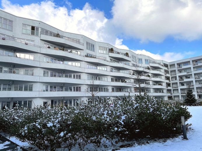 Amueblado: moderno apartamento de 4 habitaciones en los Welfenhöfen (limitado a dos años) – Außenansicht_1