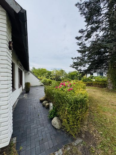 Freistehendes EFH mit Anliegerapartment auf 980 m2 Grund, Schleswig_Neustadt – Terrasse Süd/West