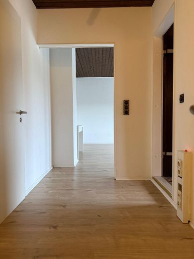 Wohnen mit Kamin, Terrasse und Garten – großzügige 3,5-Zimmer-Wohnung in Solingen – Фотографія 6