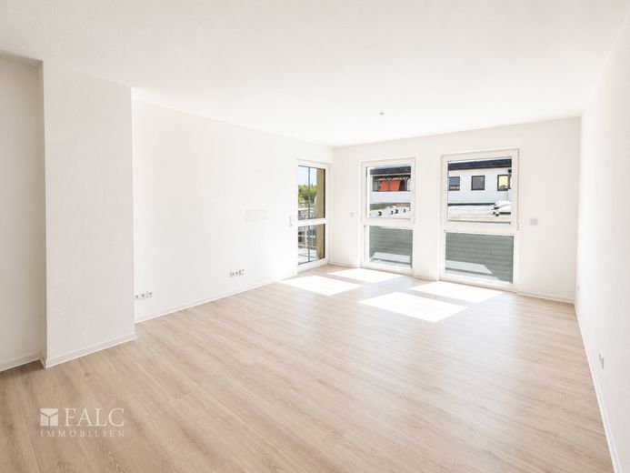 Barrierefrei wohnen mit Sicherheit - Moderne 2 Zimmerwohnung mit Aufzug, Balkon und Pflegeangebot – Zugang vom Wohnzimmer zum Balkon