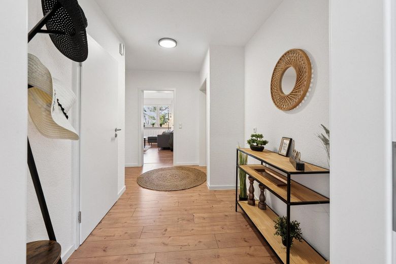 PROVISIONSFREI: Bezugsfertige Wohnung in begehrtester Lage Schweinfurts – Flur